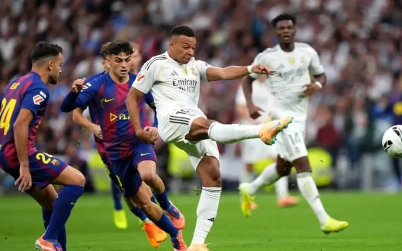 ملعب كامب نو يحسم مصير لقب الليغا في المواجهة المنتظرة 10 مايو